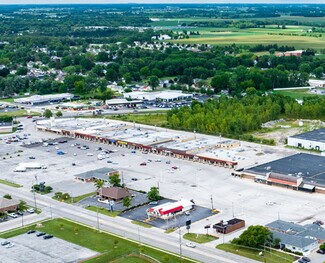 Plus de détails pour 1040-1320 Oak Harbor Rd, Fremont, OH - Local commercial à louer
