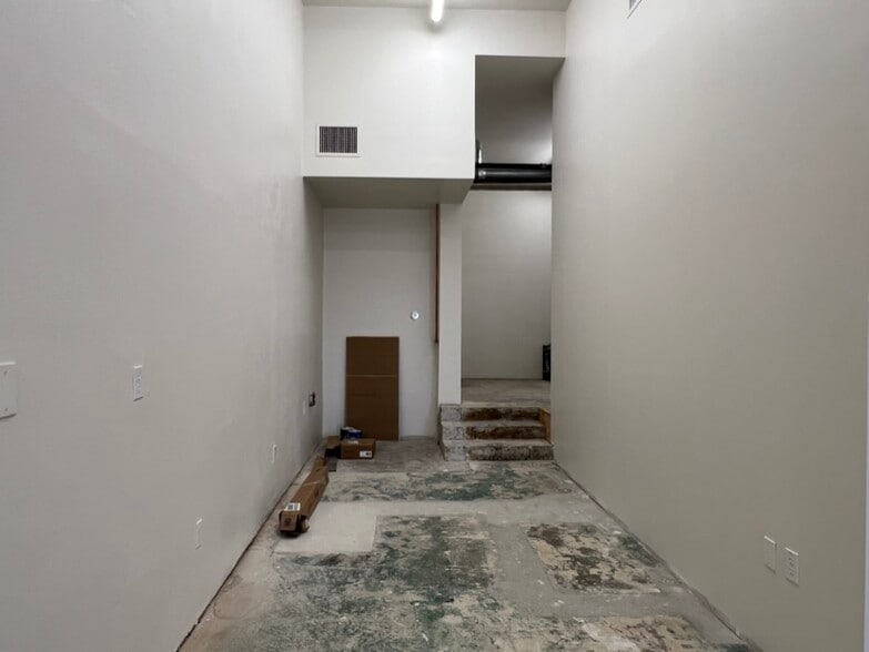 6214-6218 W Manchester Ave, Los Angeles, CA à louer - Photo intérieure – Image 3 sur 6