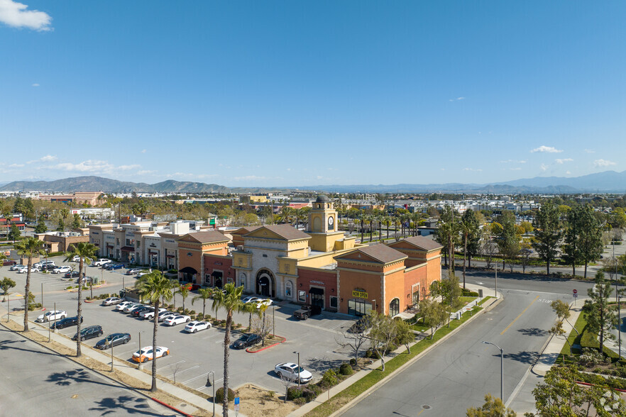 11400 4th St, Rancho Cucamonga, CA à louer - Photo de l’immeuble – Image 3 sur 4