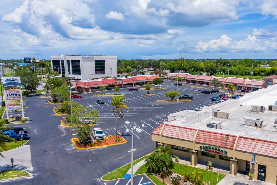 10110-10156 US Highway 19, Port Richey, FL à louer - Photo de l’immeuble – Image 3 sur 8
