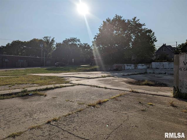 2705-2707 NE Adams St, Peoria, IL à vendre - Photo de l’immeuble – Image 3 sur 4