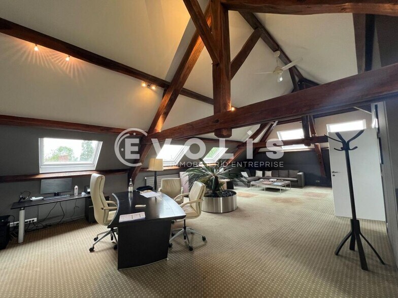 Local d'activités dans Limours à vendre - Photo de l’immeuble – Image 2 sur 32