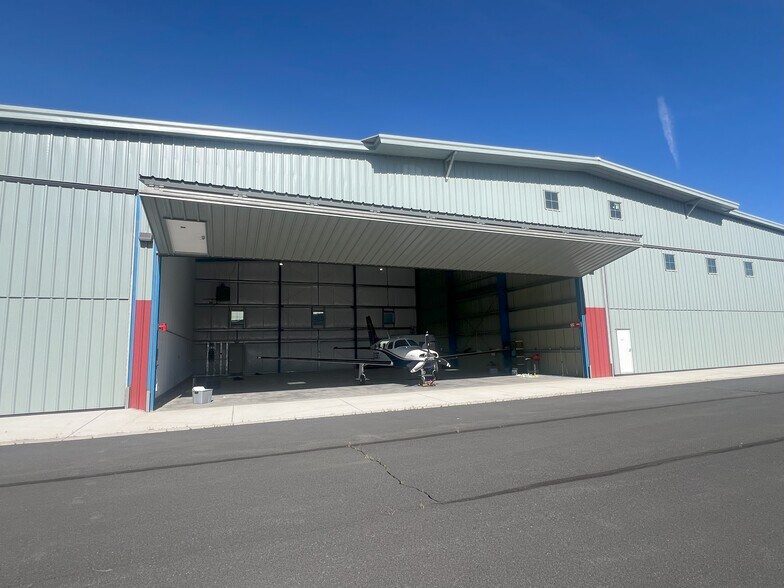 63205 Gibson Air Rd, Bend, OR à vendre - Photo de l’immeuble – Image 1 sur 11