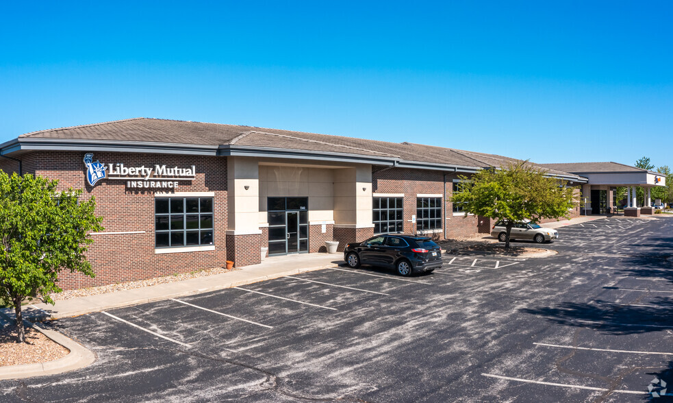 3340-3350 NE Ralph Powell Rd, Lees Summit, MO à louer - Photo principale – Image 1 sur 20