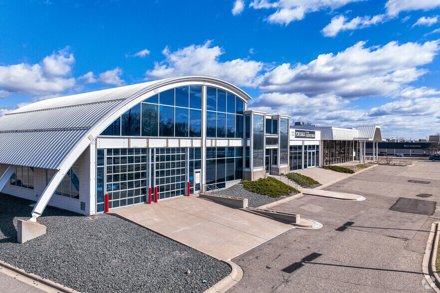 2325 N Prior Ave, Roseville, MN à vendre - Photo de l’immeuble – Image 1 sur 6