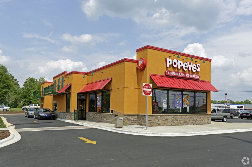 1302 W Roosevelt Blvd, Monroe, NC à louer - Photo principale – Image 1 sur 6