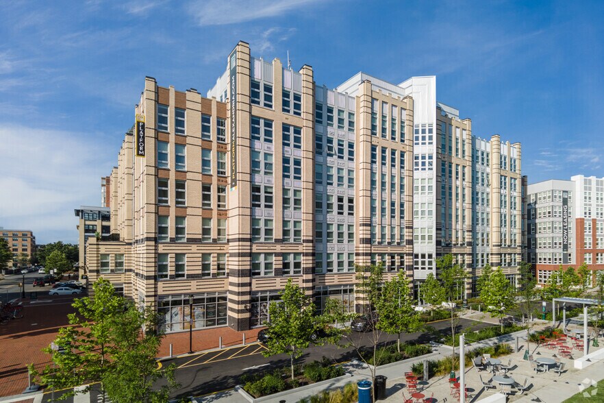 1100 N Fayette St, Alexandria, VA à louer - Photo de l’immeuble – Image 2 sur 12