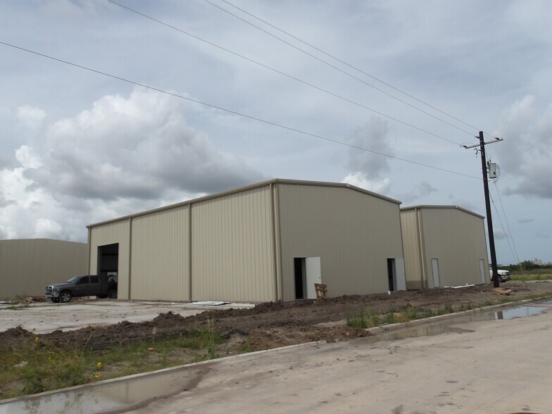 6201 FM 106, Harlingen, TX à louer - Photo de l’immeuble – Image 2 sur 8