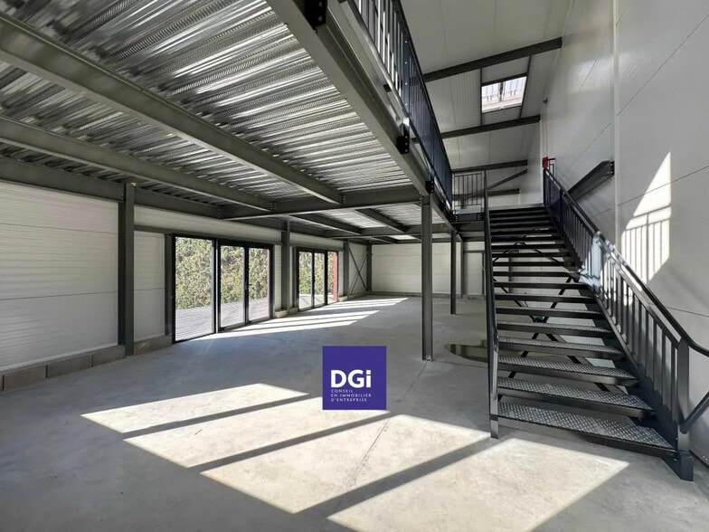 Local d’activités dans Nîmes à louer - Photo intérieure – Image 2 sur 3