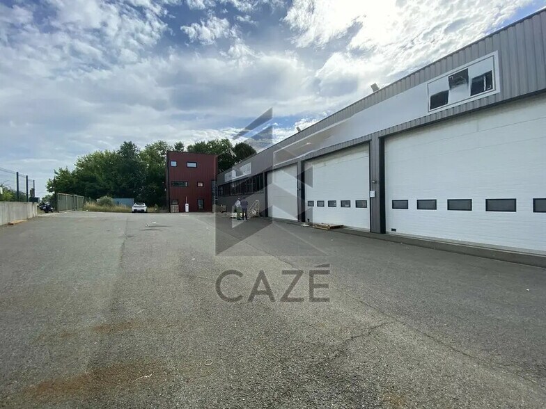 Local d’activités dans Cadaujac à louer - Photo de l’immeuble – Image 2 sur 12