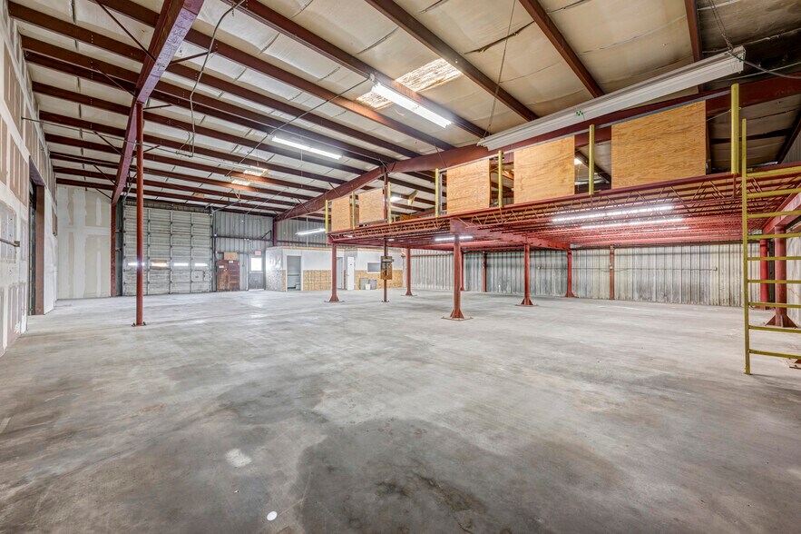 6617 Dixie Dr, Houston, TX à louer - Photo de l’immeuble – Image 2 sur 15