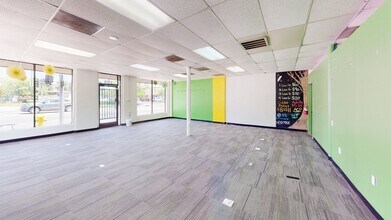 3970-3996 N Sierra Way, San Bernardino, CA à louer Photo de l’immeuble– Image 2 sur 8