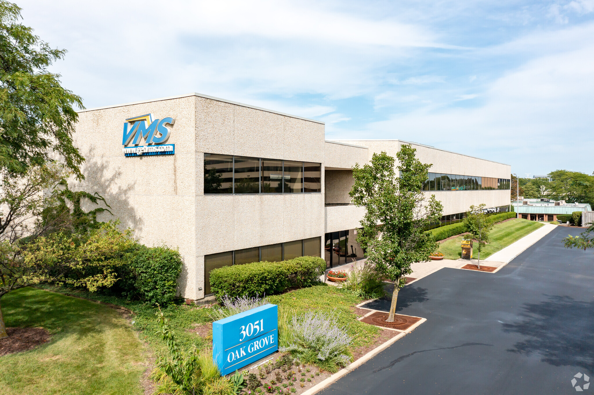 3051 Oak Grove Rd, Downers Grove, IL à louer Photo principale– Image 1 sur 10