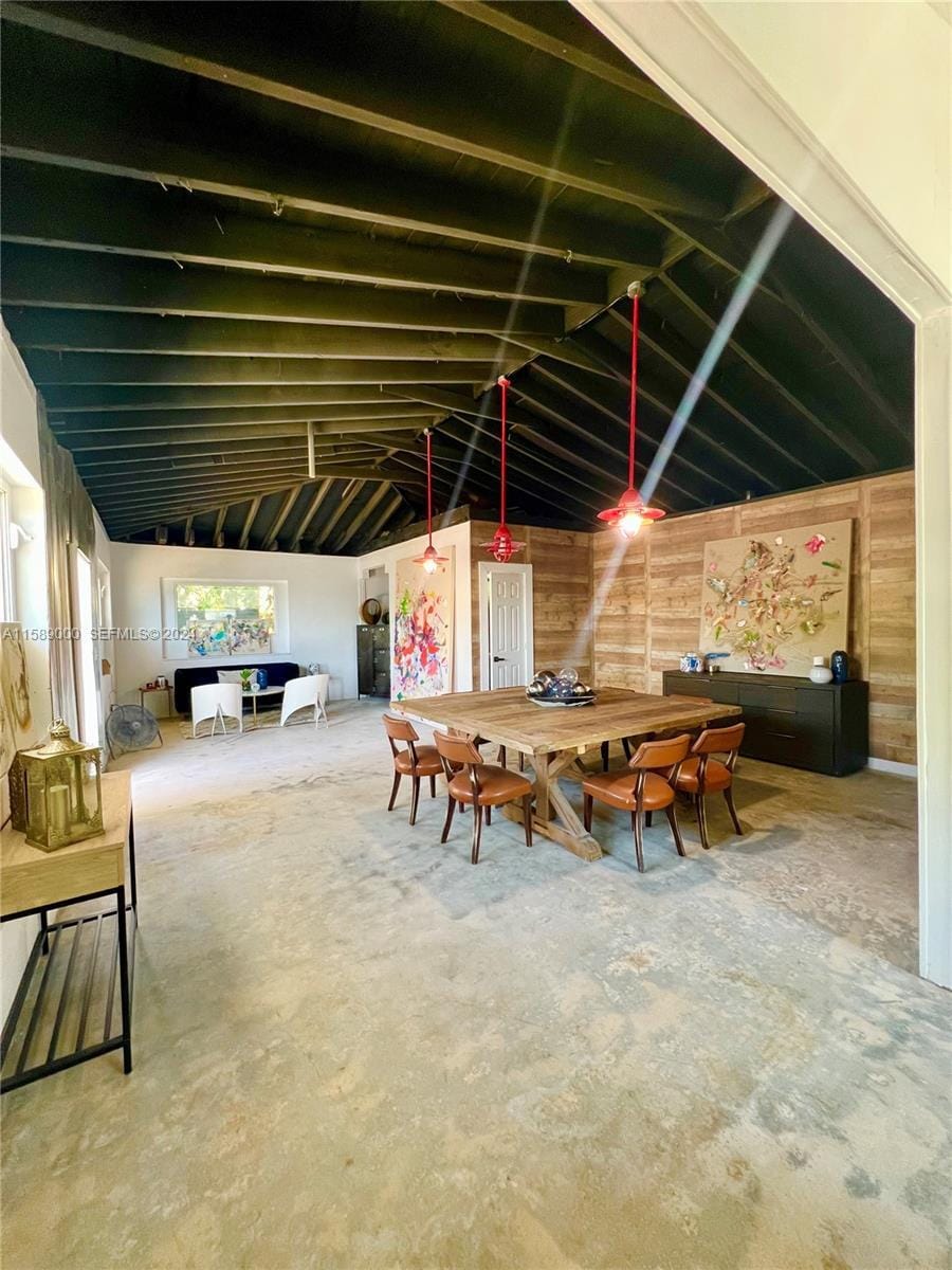 650 NW 33rd St, Miami, FL à louer Photo principale– Image 1 sur 8