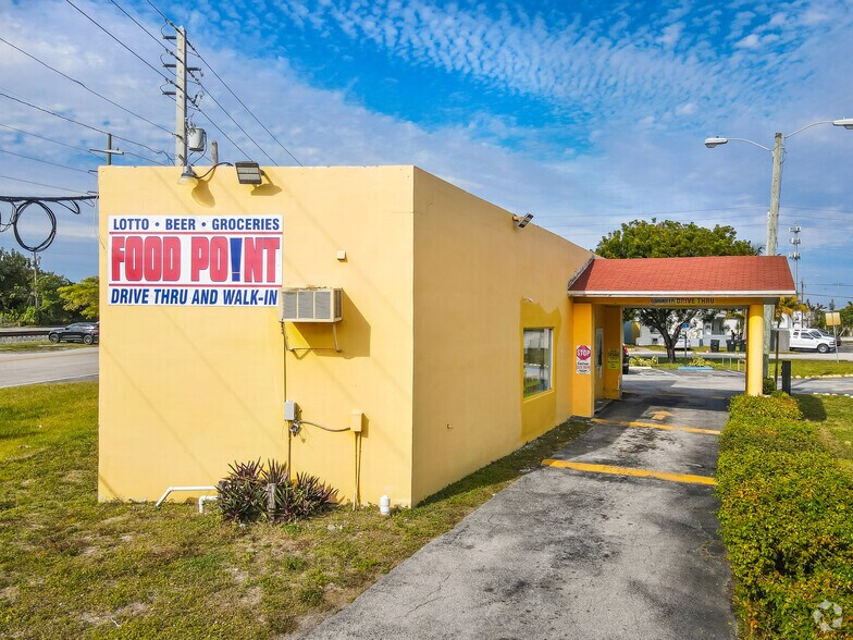 900 Old Federal Hwy, Hallandale, FL à louer - Photo de l’immeuble – Image 3 sur 11