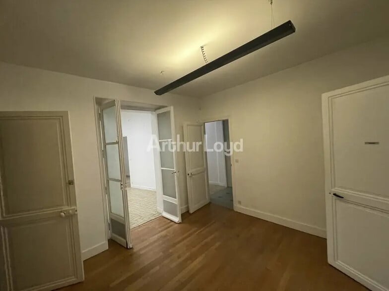 Bureau dans Épernay à louer - Photo intérieure – Image 2 sur 6