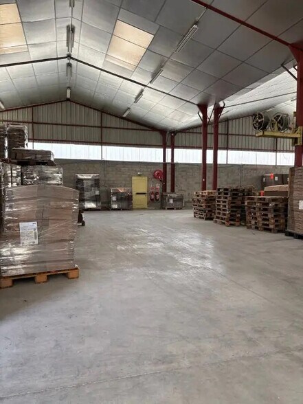 Industriel/Logistique dans Aouste-sur-Sye à vendre - Photo de l’immeuble – Image 3 sur 6