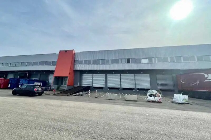 Industriel/Logistique dans Le Petit-Quevilly à louer - Photo de l’immeuble – Image 1 sur 5