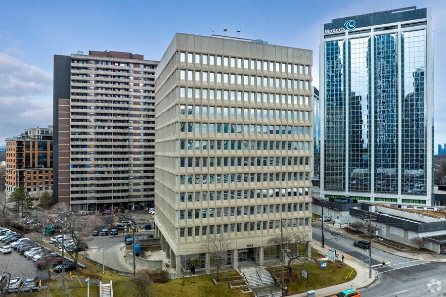 1243 Islington Ave, Toronto, ON à louer - Photo principale – Image 1 sur 7