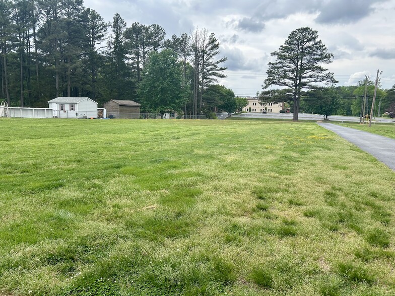 8054 Shady Grove Rd, Mechanicsville, VA à vendre - Photo de l’immeuble – Image 3 sur 7