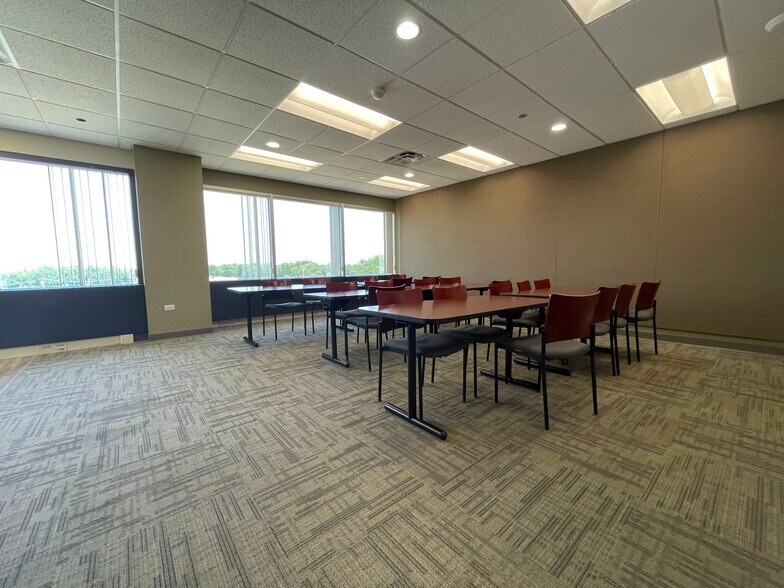 4749 Lincoln Mall Dr, Matteson, IL à louer - Photo intérieure – Image 3 sur 14