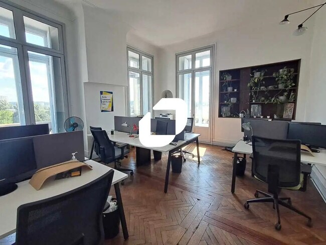 Plus de détails pour Bureau à louer
