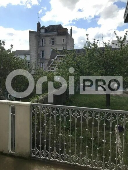 Bureau dans Tours à louer - Photo de l’immeuble – Image 1 sur 7