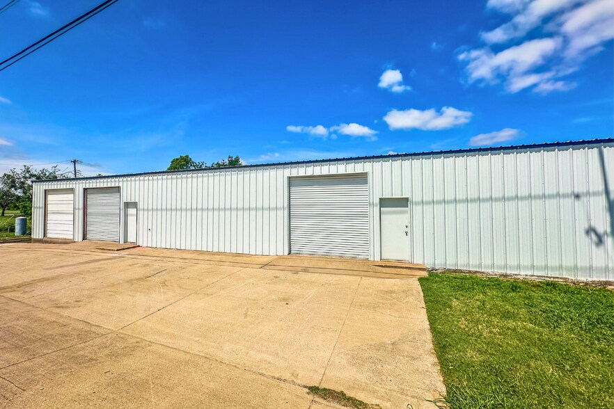 140 Coin St, Fort Worth, TX à vendre - Photo de l’immeuble – Image 2 sur 20