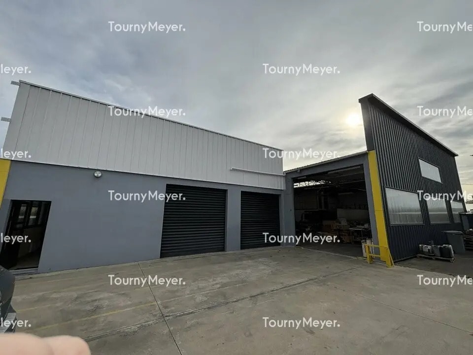 Local d'activités dans Geneston à vendre Photo de l’immeuble– Image 1 sur 6