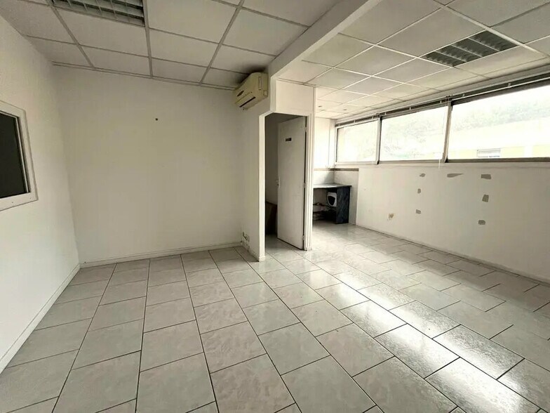 Bureau dans Le Cannet à louer - Photo intérieure – Image 2 sur 4