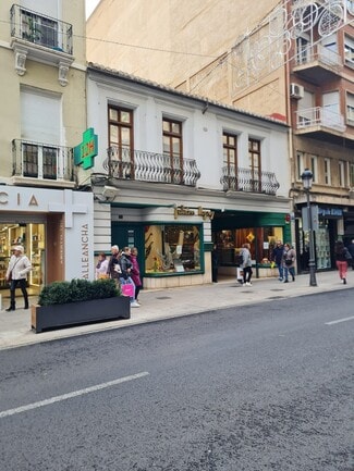 Plus de détails pour Calle Tesifonte Gallego, 15, Albacete - Local commercial à louer
