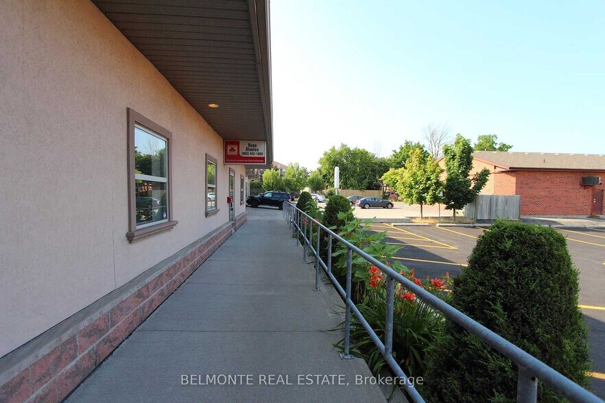 379 Bond St, Oshawa, ON à louer - Photo intérieure – Image 3 sur 3