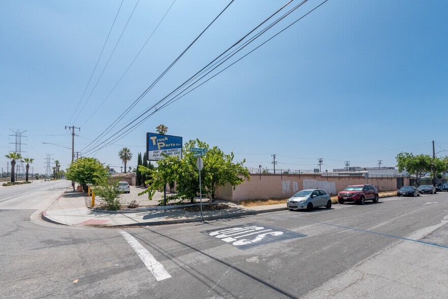 15204 Arrow Hwy, Baldwin Park, CA à vendre - Photo de l’immeuble – Image 1 sur 22