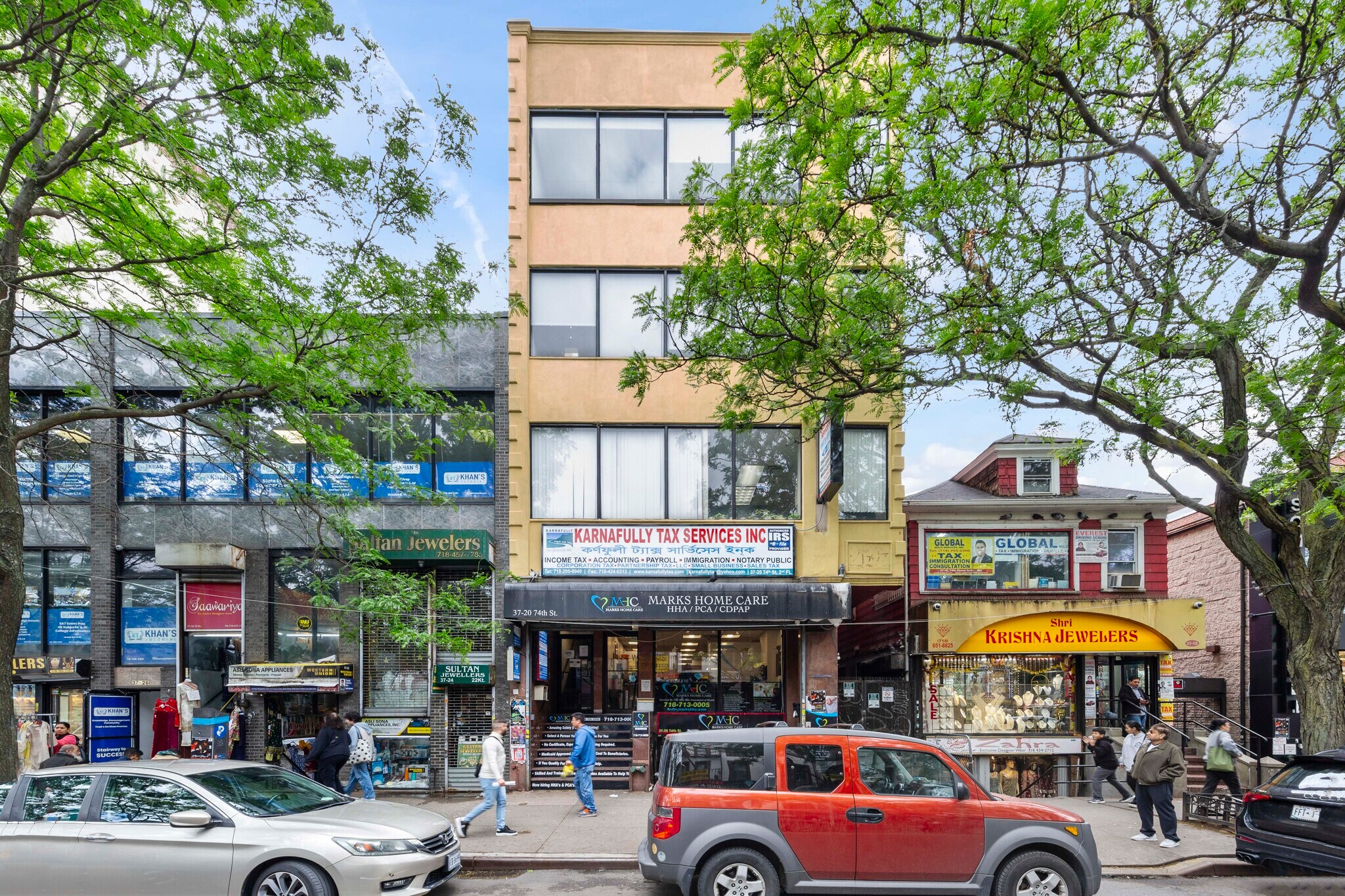 3720-3722 74th St, Jackson Heights, NY à louer Photo principale– Image 1 sur 5