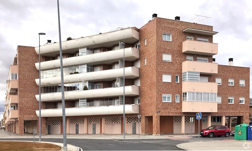 Local commercial dans Ávila, Ávila à louer - Photo de l’immeuble – Image 2 sur 2