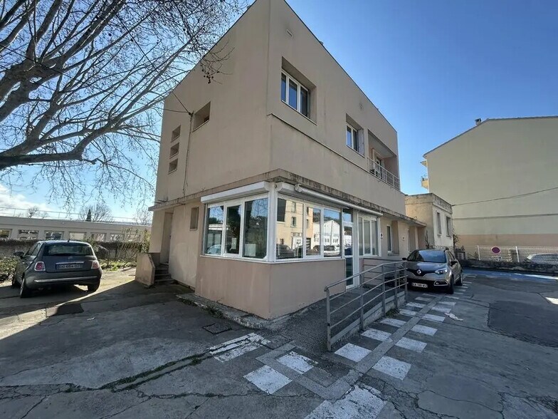 Bureau dans Cavaillon à vendre - Photo de l’immeuble – Image 2 sur 6
