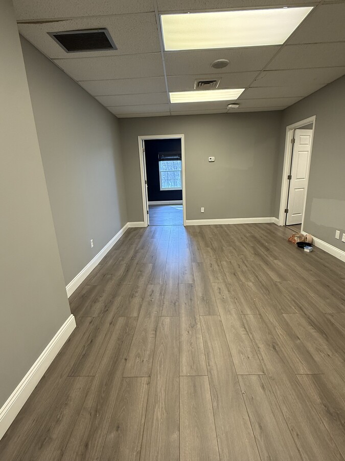 24700 Center Ridge Rd, Westlake, OH 44145 - Lot 210 - - Photo intérieure - Image 2 of 13