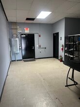 322-340 W Main St, Carpentersville, IL à louer Photo intérieure– Image 2 sur 14