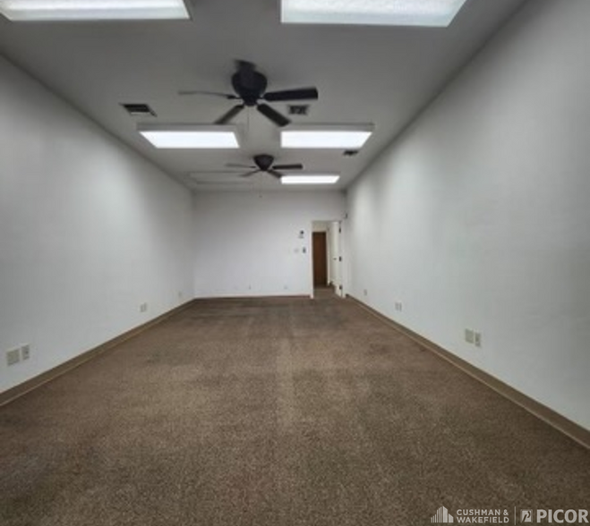 8230 E Broadway Blvd, Tucson, AZ à vendre - Photo de l’immeuble – Image 3 sur 3