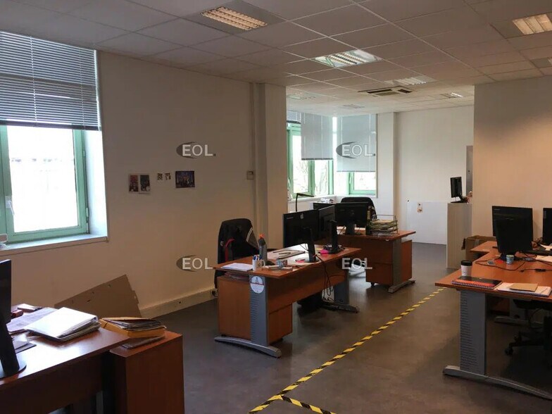 Bureau dans Pantin à louer - Photo de l’immeuble – Image 3 sur 7