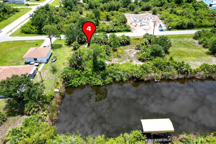 9570 Melody Cir, Port Charlotte, FL à vendre - Photo principale – Image 1 sur 1