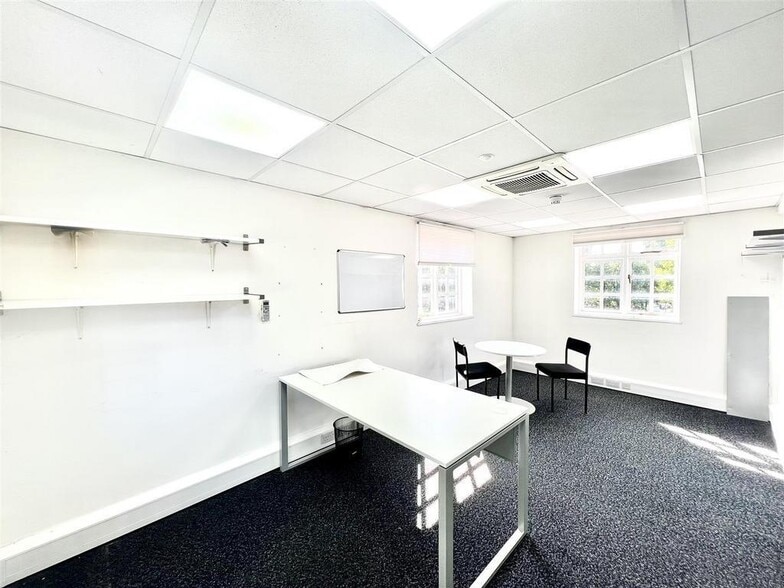 131 Heston Rd, Hounslow à louer - Photo de l’immeuble – Image 3 sur 13