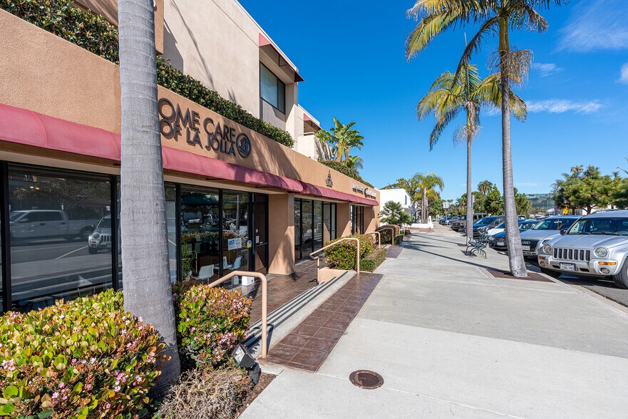 5724-5726 La Jolla Blvd, La Jolla, CA à louer - Photo de l’immeuble – Image 3 sur 7