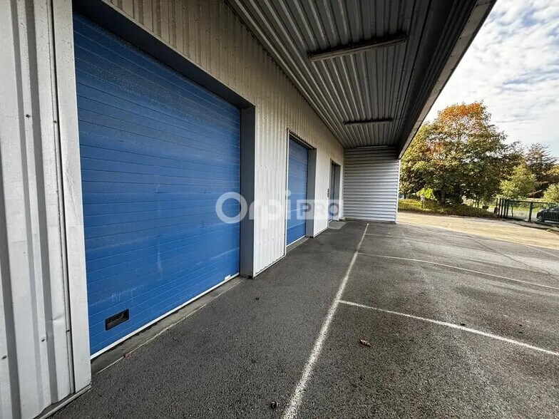 Bureau dans Noyal-Pontivy à louer - Photo de l’immeuble – Image 2 sur 11