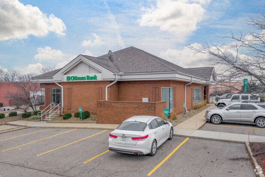 1165 E Waterloo Rd, Akron, OH à vendre - Photo de l’immeuble – Image 2 sur 8