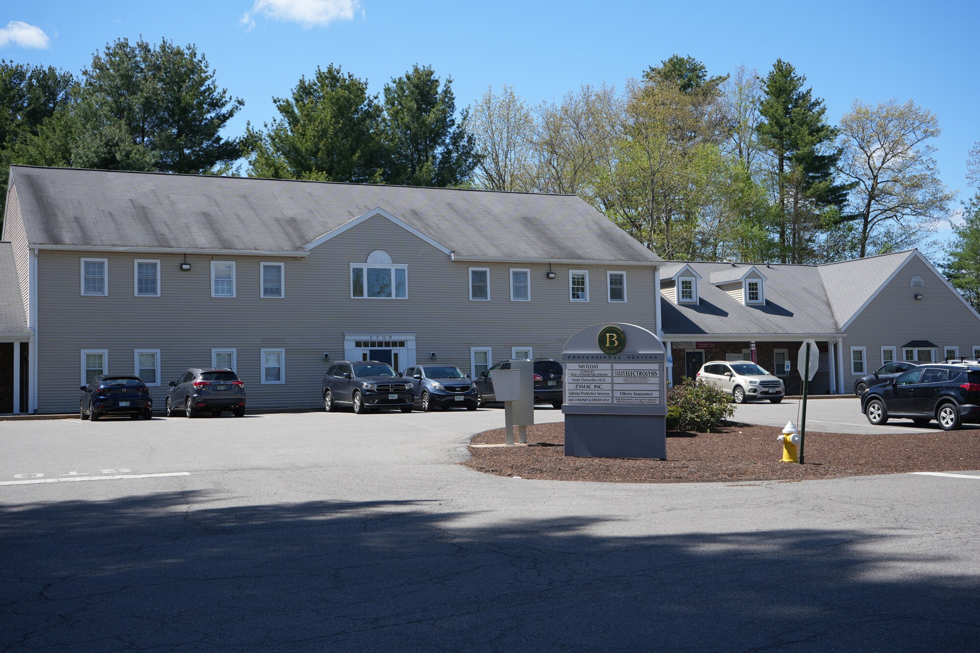 1 Commons Dr, Londonderry, NH à louer Photo de l’immeuble– Image 1 sur 4