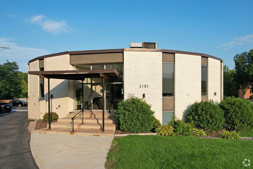 2151 Hamline Ave N, Roseville, MN à louer - Photo de l’immeuble – Image 1 sur 5