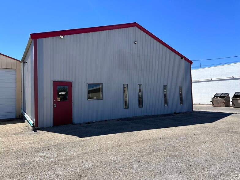 1714 E 2nd St, Odessa, TX à louer - Photo de l’immeuble – Image 3 sur 6