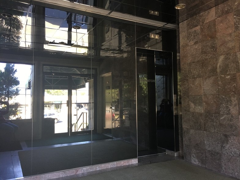 3200 Sunset Ave, Ocean, NJ à louer - Hall d’entrée – Image 2 sur 14