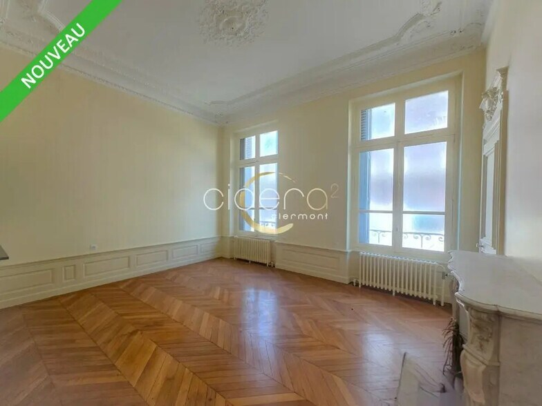 Bureau dans Clermont-Ferrand à louer - Photo de l’immeuble – Image 1 sur 10